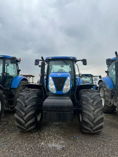 tractor new holland 2012