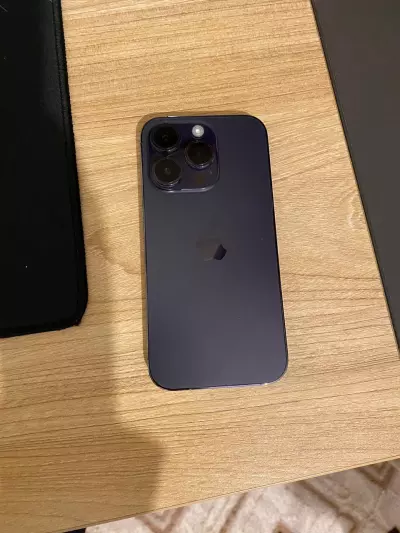 Clean iPhone 14 Pro