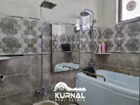 Commercial building for sale