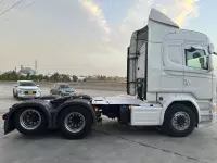 trailer head car