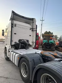 trailer head car