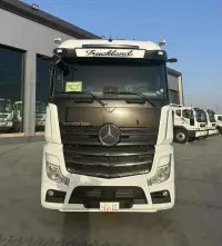 trailer head car