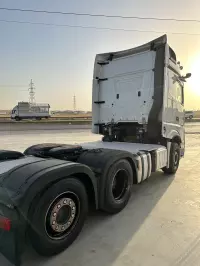 trailer head car