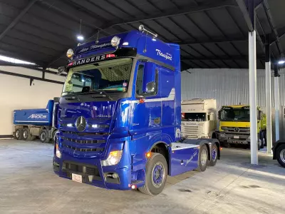 trailer head car
