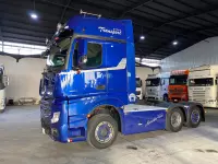trailer head car