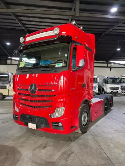 trailer head car