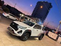 پیکاپێکی هایلۆکس بۆ فرۆشتن