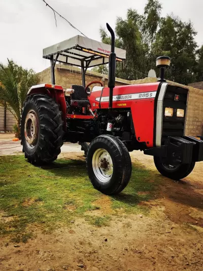 Agricultural tractor