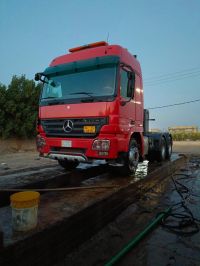 Trailer head car