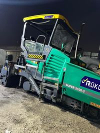 asphalt spreader