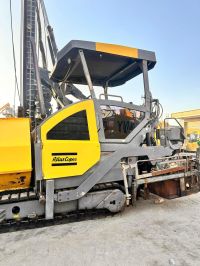 Asphalt spreader