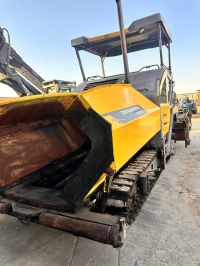 Asphalt spreader