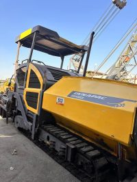 Asphalt spreader