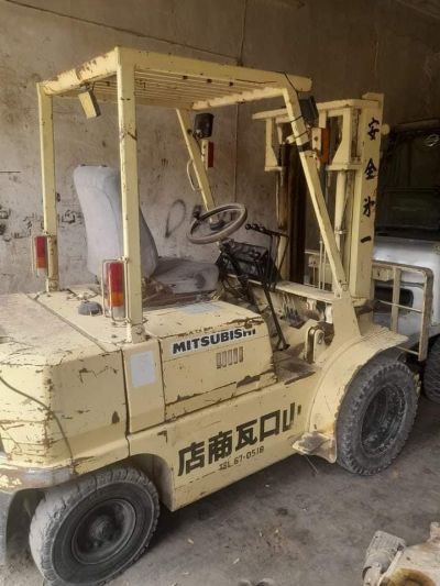 Forklift