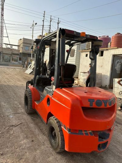 Forklift