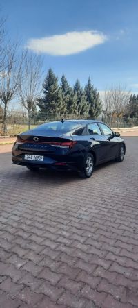 Elantra araba