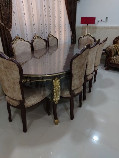 8 kraliyet sandalyeli yemek masası