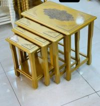 Üst üste binen davul seti