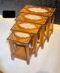 Üst üste binen davul seti