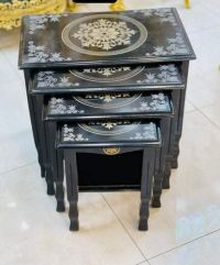 Üst üste binen davul seti