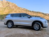 2023 Mitsubishi Outlander, ES