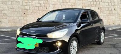 Kia Rio > 🚗 Seçtiğiniz şoför/şoförlerle kiralık modern araç ✅ Kendini işine adamış ve deneyimli genç bir şoför ✅ Saygılı ve kibar bir kadın şoför