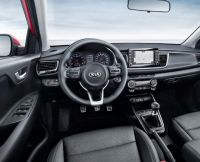 Kia Rio > 🚗 Seçtiğiniz şoför/şoförlerle kiralık modern araç ✅ Kendini işine adamış ve deneyimli genç bir şoför ✅ Saygılı ve kibar bir kadın şoför