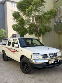 شاحنة نيسان