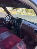 شاحنة نيسان