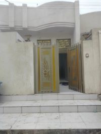 A one-and-a-half-storreinforcedconcretehouse,100squaremeters,withacleantitledeed.