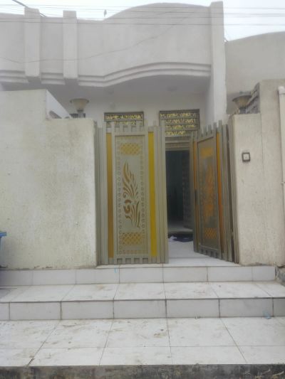 A one-and-a-half-storreinforcedconcretehouse,100squaremeters,withacleantitledeed.