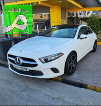 ئۆتۆمبێلێکی جۆری 220 مێرسیدس 2021