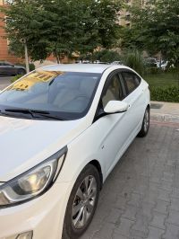 هیۆندا ئەکسێنت بۆ فرۆشتن.